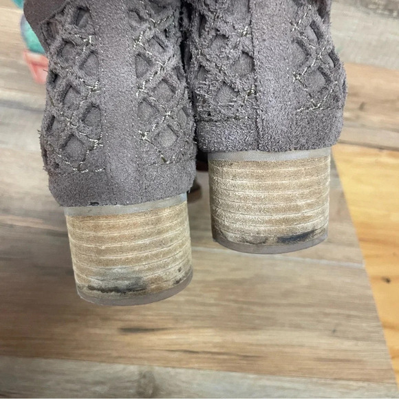 Jeffrey Campbell taggart perforated ankle boots split sides grey women’s 6.5 - Picture 6 of 9